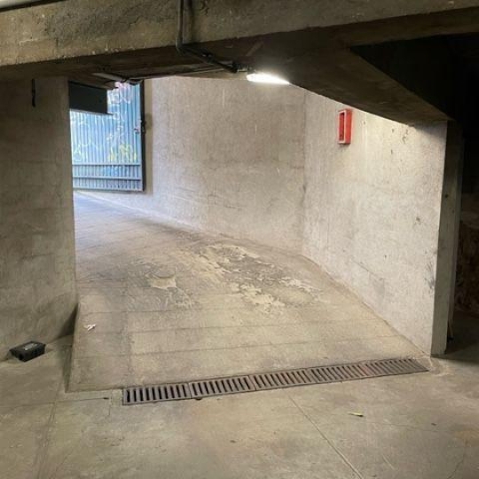  LEOJADE : Garage / Parking | MARSEILLE (13004) | 15 m2 | 110 € 