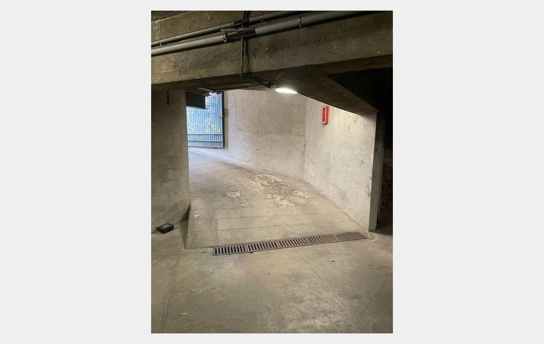 LEOJADE : Garage / Parking | MARSEILLE (13004) | 15 m2 | 110 € 