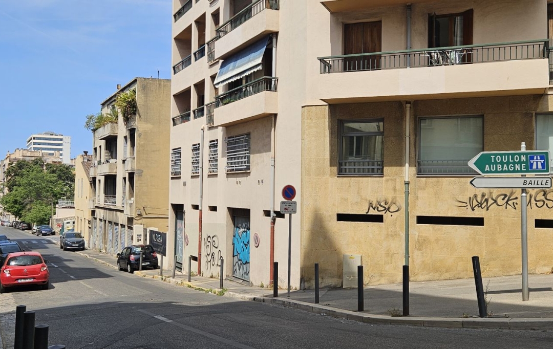 LEOJADE : Parking | MARSEILLE (13004) | 15 m2 | 110 € 