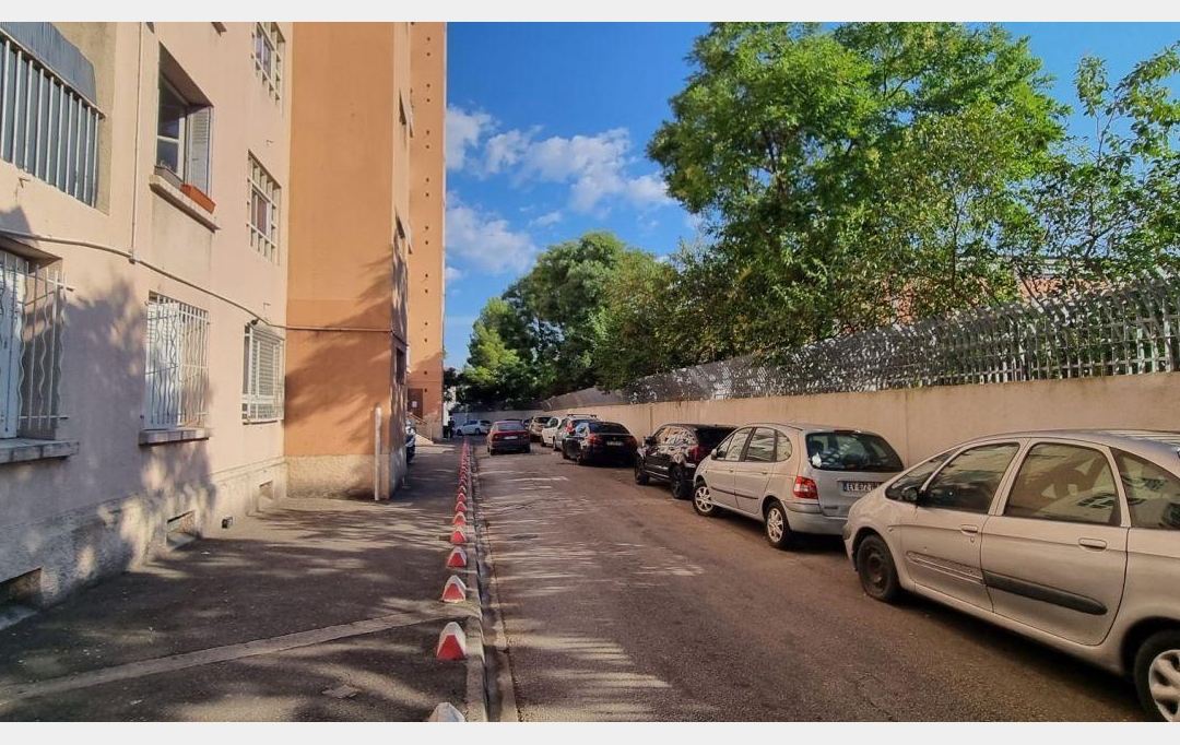 LEOJADE : Appartement | MARSEILLE (13010) | 49 m2 | 49 000 € 